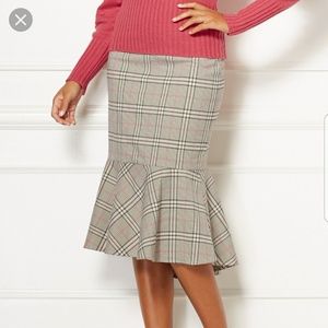 NY&Co Eva Mendes Collection Bette Flounced Skirt